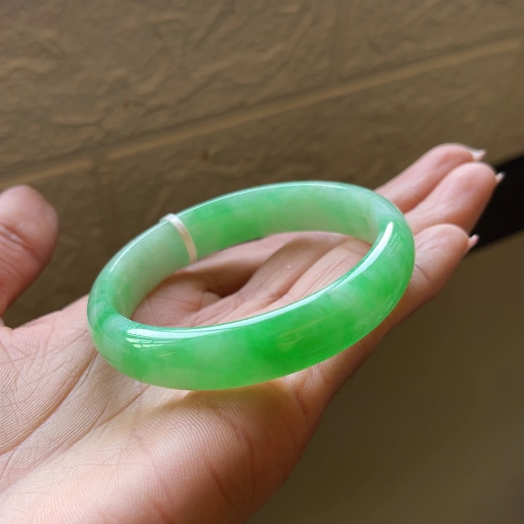 翡翠手镯未镶嵌54.8圈三天鉴赏期