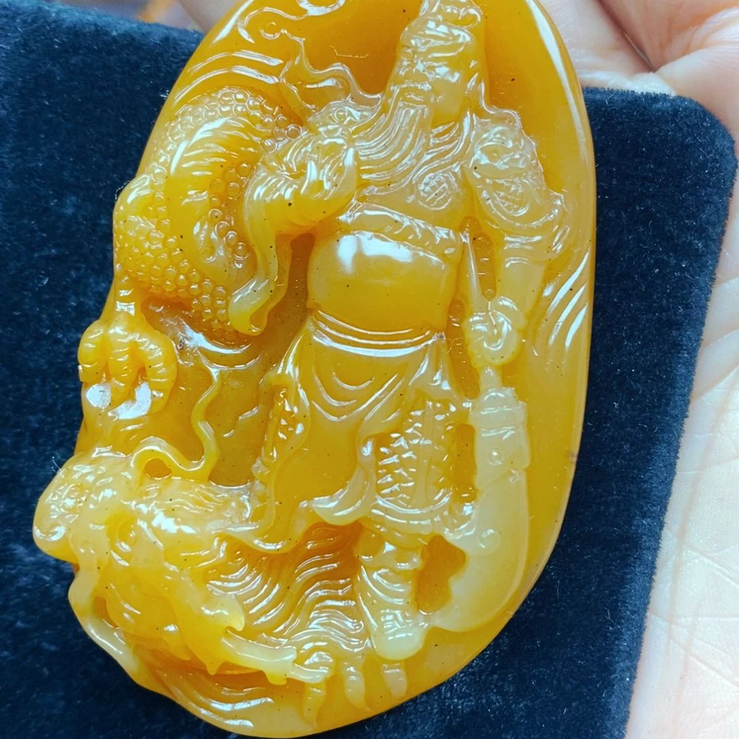未镶嵌石英质玉（黄龙玉）颈饰