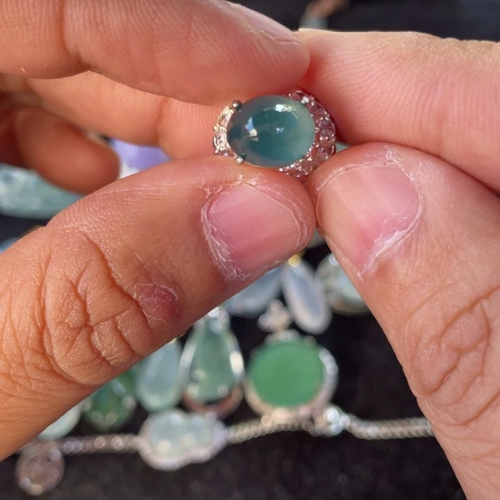 翡翠未镶嵌戒指翡翠翡翠戒指未镶嵌