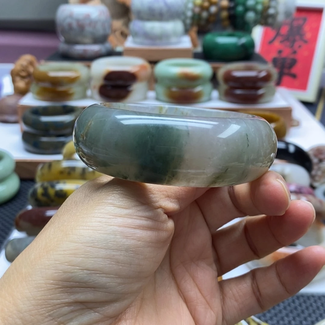 可***爱石英岩玉手镯未镶嵌
