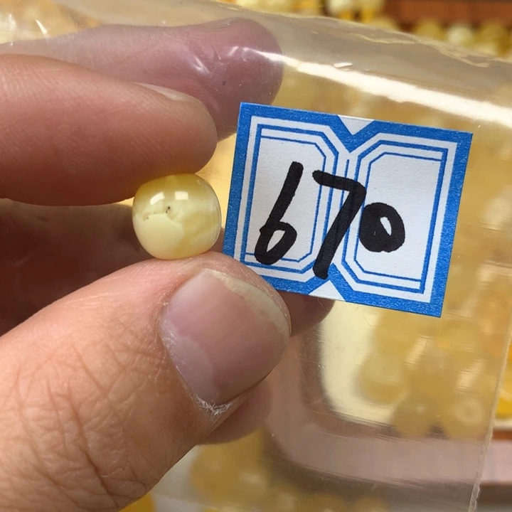 裸石琥珀未镶嵌10