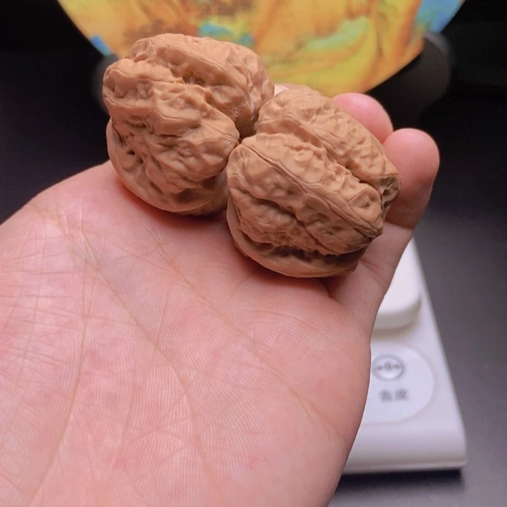 咻***.核桃37.40开背大屁股