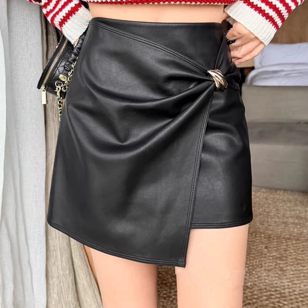 2025秋冬新款韩版设计感不规则扭结pu皮短裙小众百搭时尚半身裙女