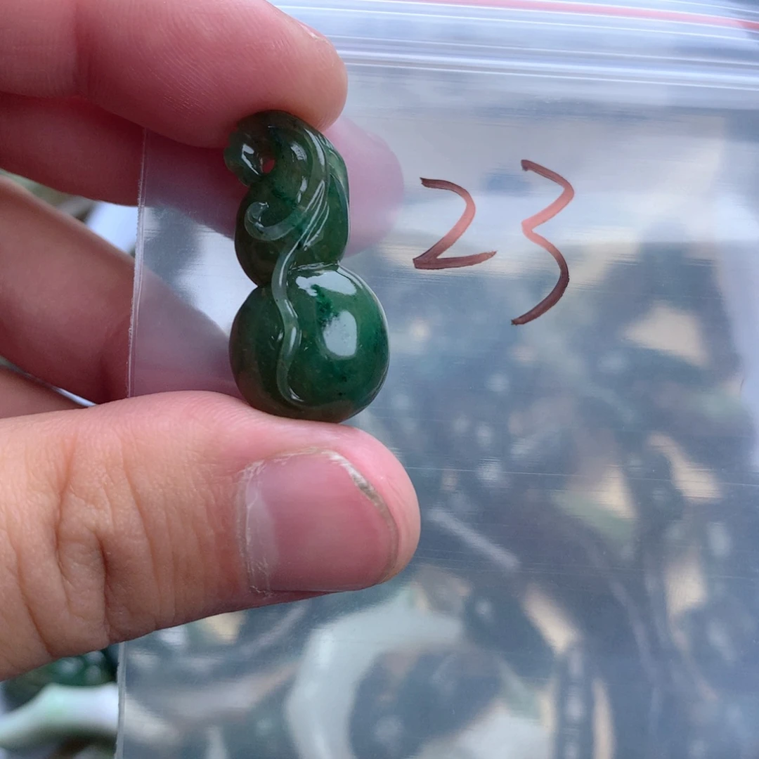 独山玉未镶嵌珠宝半成品