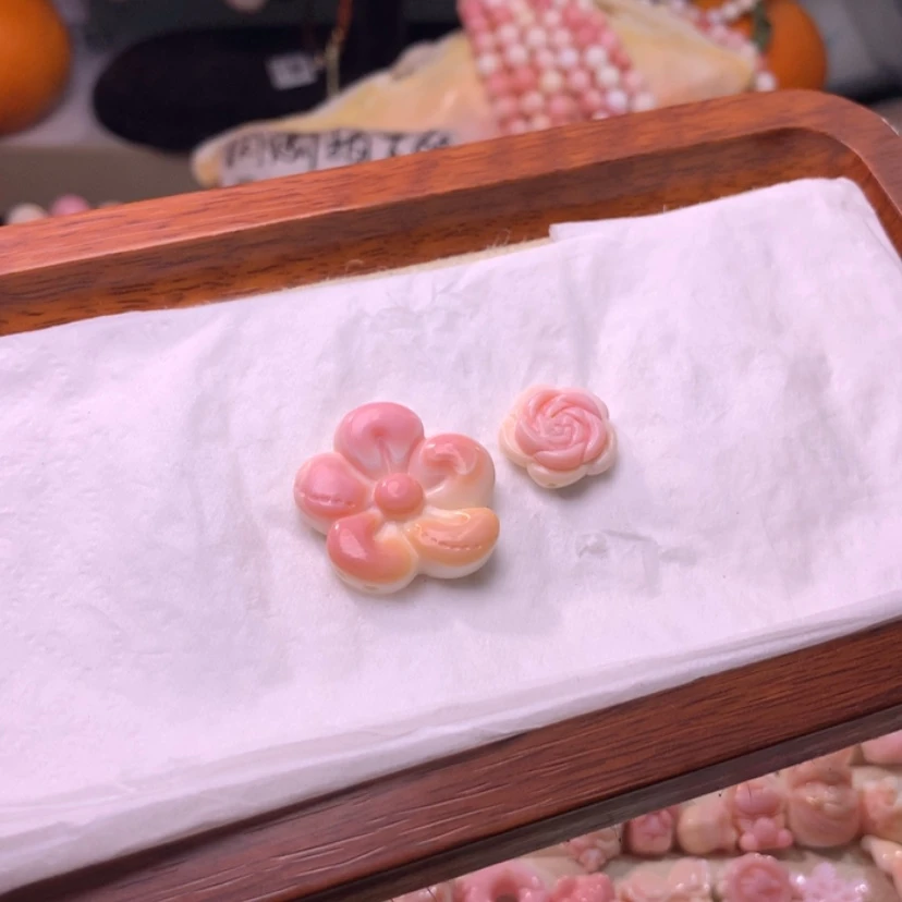 【闪购商品】查罗石颈饰合金福利