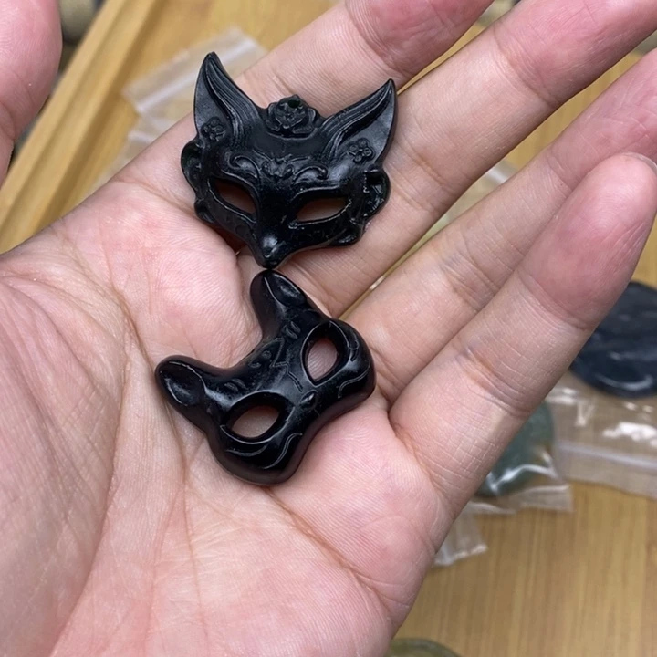 奇***蛇纹石玉未镶嵌颈饰