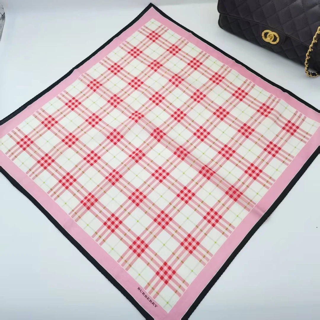 99新 BURBERRY/博柏利 海囤/巴宝莉/丝巾/xh93897