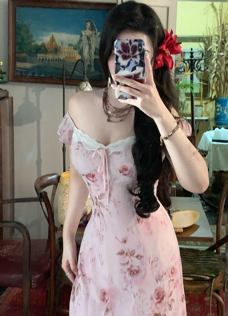 《新品》2025春夏款粉色印花荷叶边吊带显瘦连衣裙长裙M20