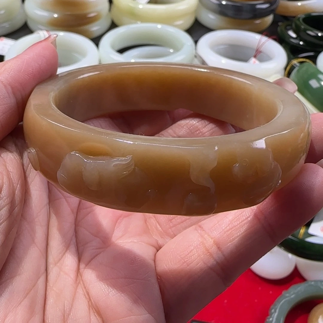 和田玉手镯未镶嵌