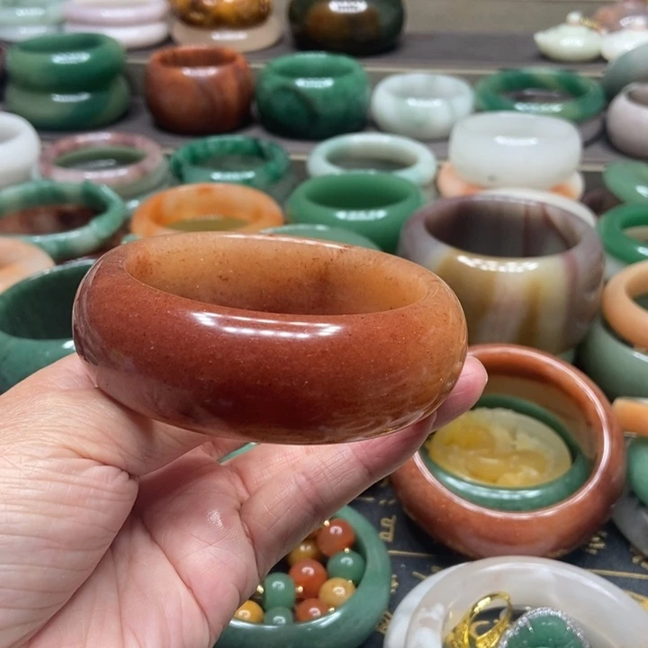 石英质玉手镯未镶嵌精****聊