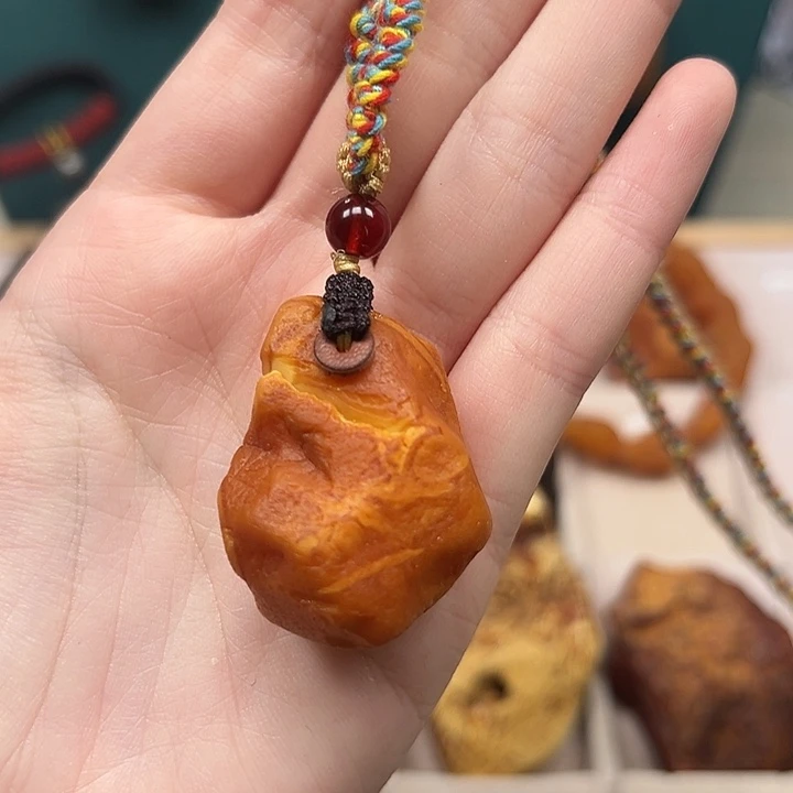 琥珀珠宝奇石未镶嵌