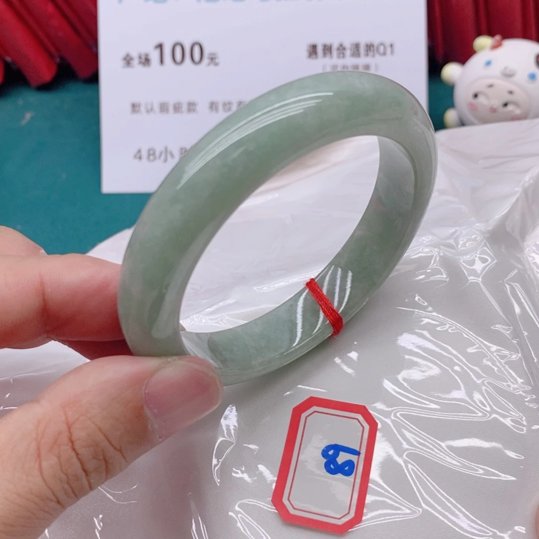 翡翠手镯未镶嵌899999999