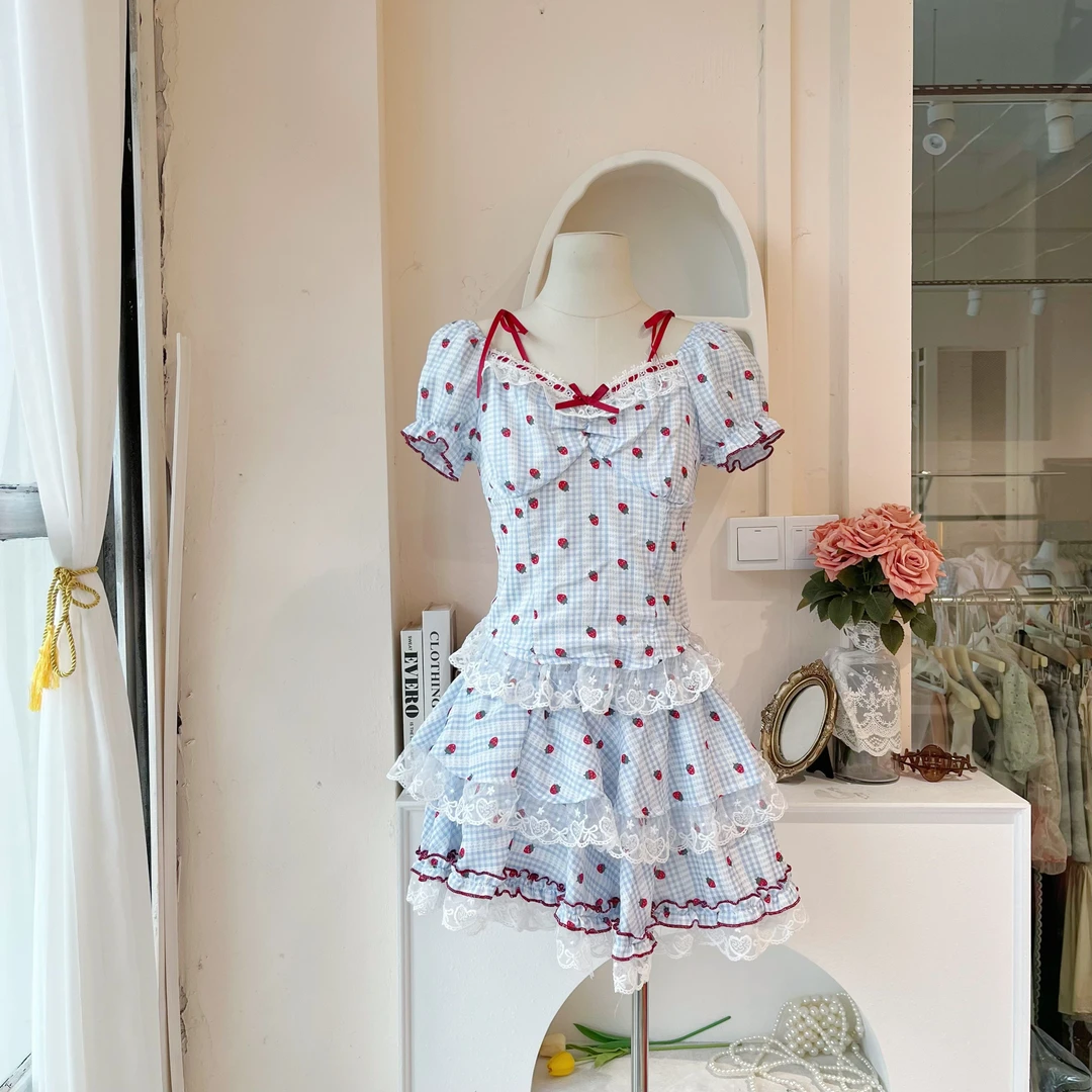 青青大码衣橱 小清新纯欲甜美收腰泡泡袖草莓上衣裙子套装T1394