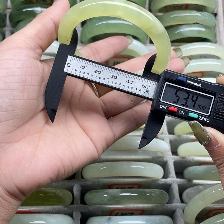 蛇纹石玉未镶嵌手镯144