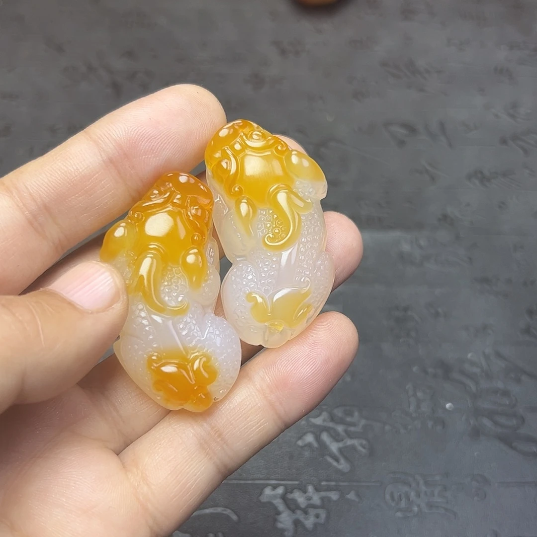 久***歌玛瑙/玉髓未镶嵌时尚潮流手把件吊坠