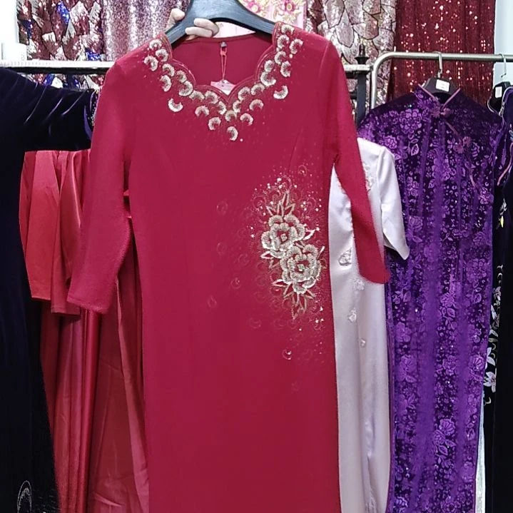 亮酒红v领重工中款A版裙xl95-120斤