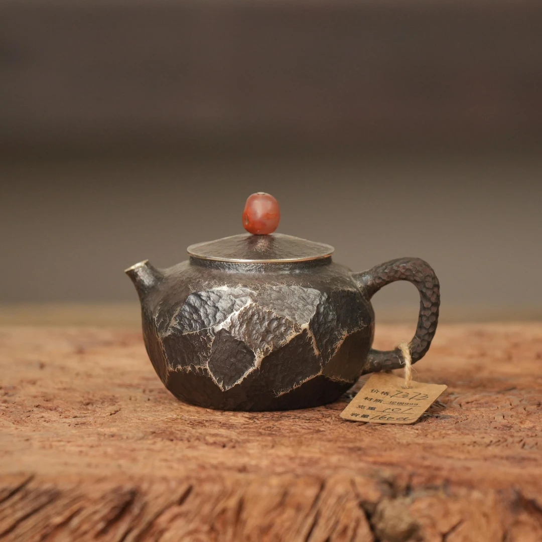 银器丨松熏石纹小壶