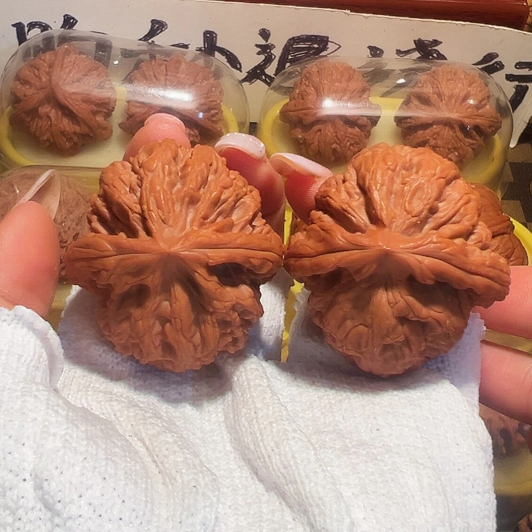 文玩核桃吊坠46全品红锦鲤