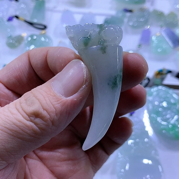 翡翠颈饰未镶嵌天然翡翠A货吊坠