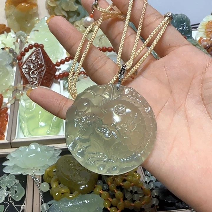 蛇纹石玉未镶嵌吊坠