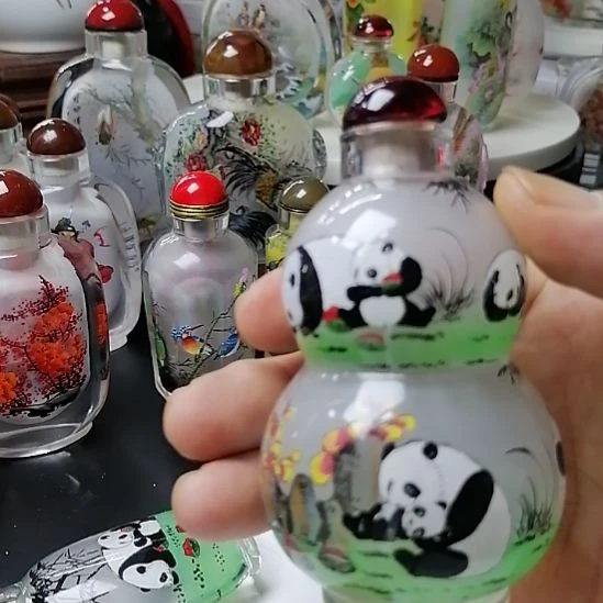 开***天有机玻璃内画鼻烟壶