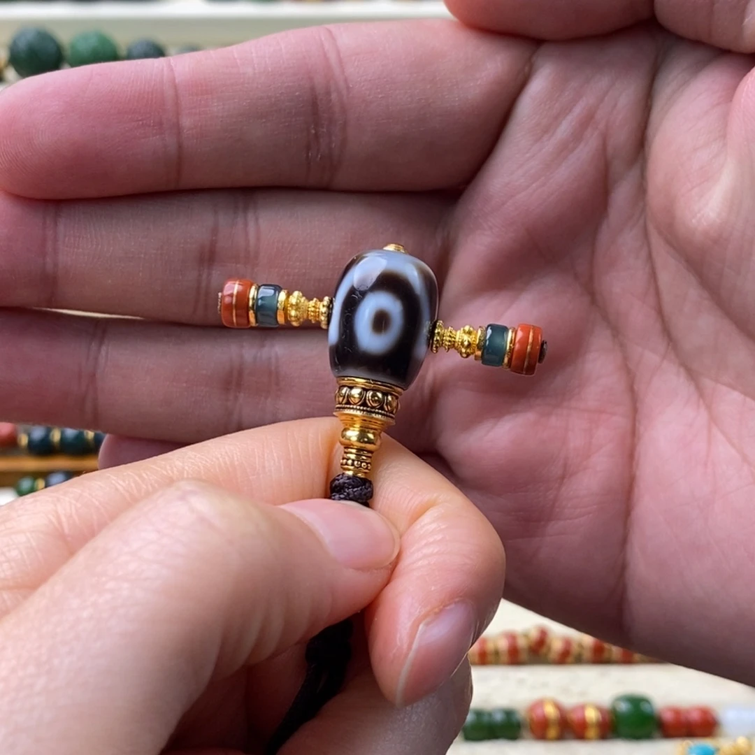 樊***柒玛瑙/玉髓18K金镶嵌颈饰