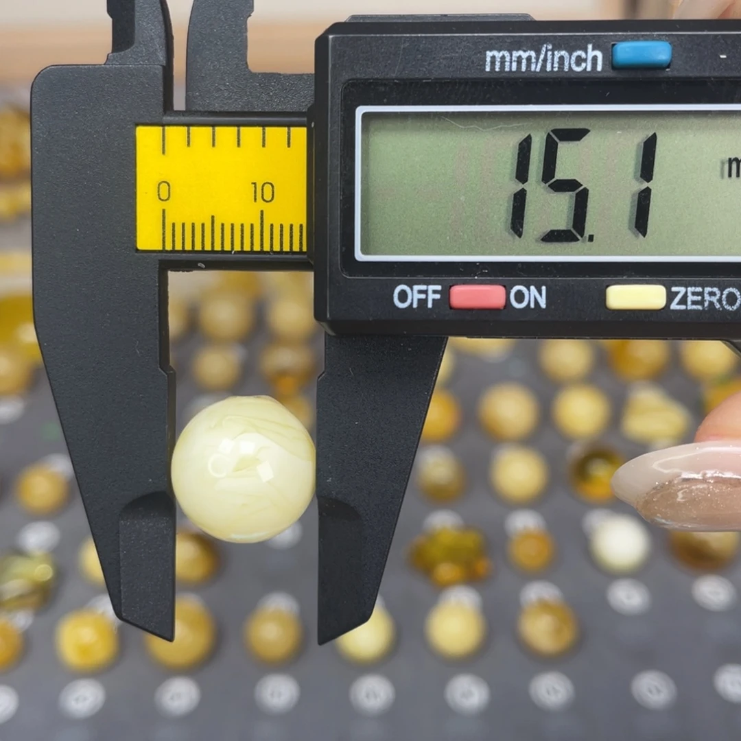 琥珀未镶嵌裸石69