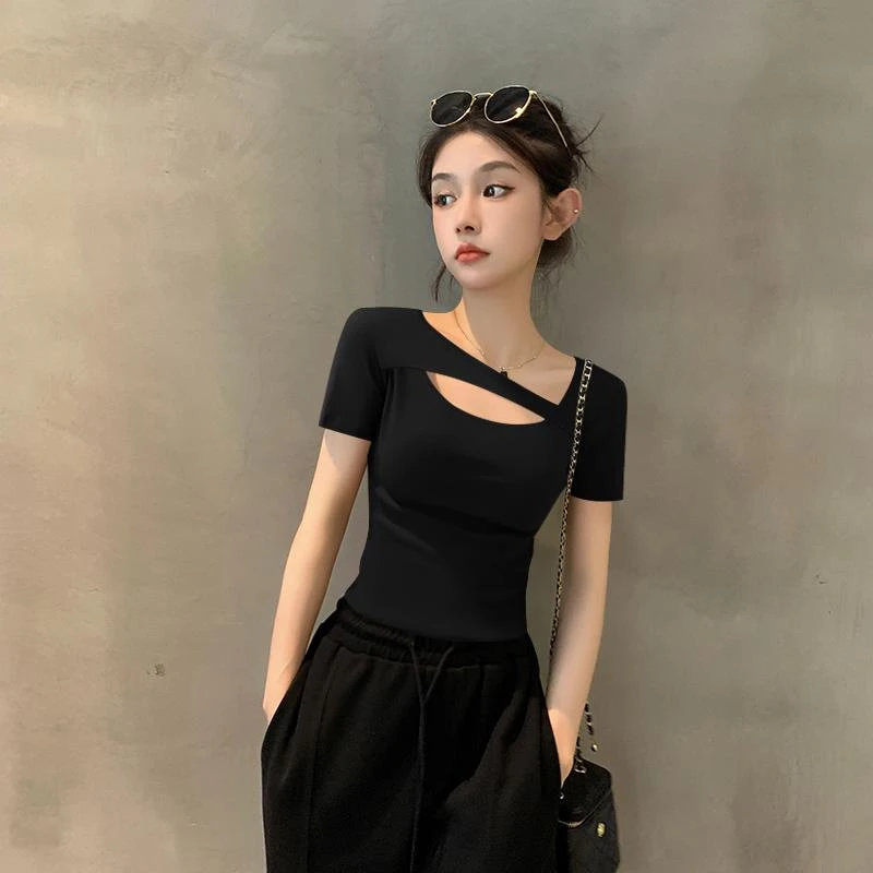 2025新款夏季黑色u领短袖T恤女不规则小众针织薄款正肩半袖上衣服