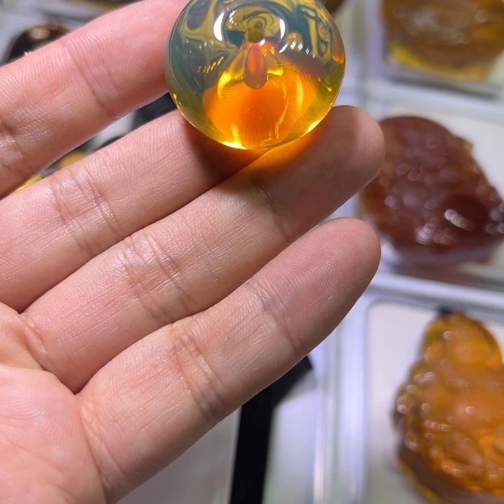 涟***漪未镶嵌颈饰琥珀琥珀吊坠