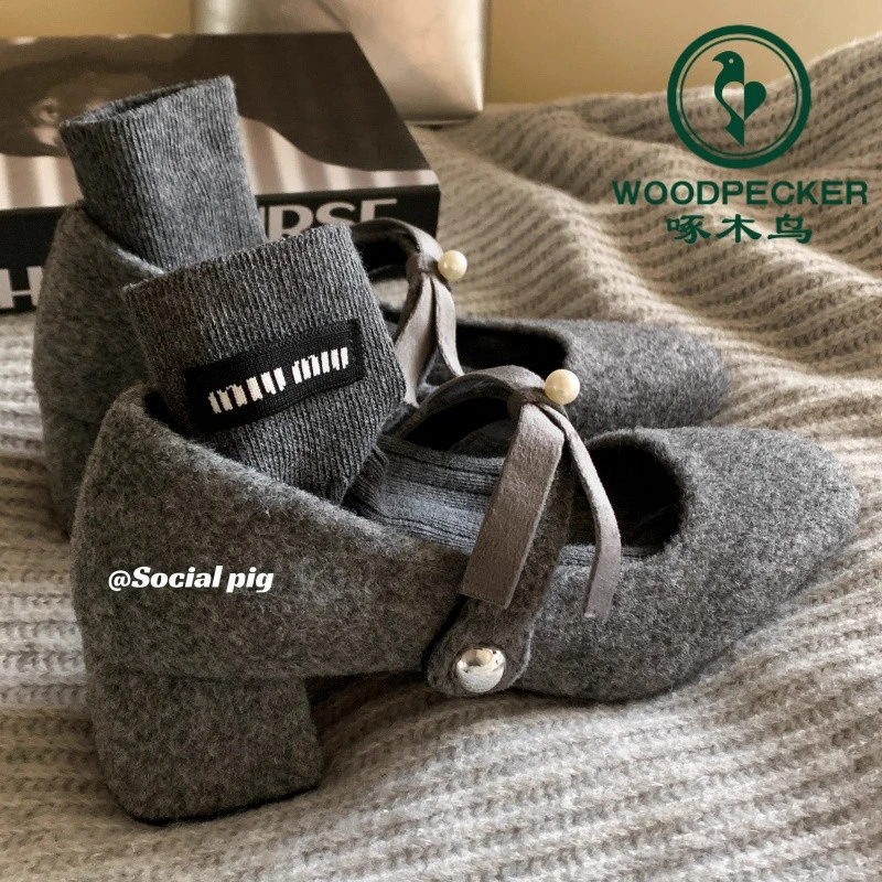 啄木鸟高级灰晚晚风温柔呢子单鞋女秋冬季加绒蝴蝶结粗跟玛丽珍鞋