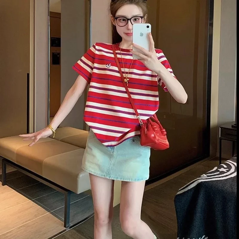 福利款·美式复古「重工刺绣·摇摇马」红色条纹上衣设计感小众25046