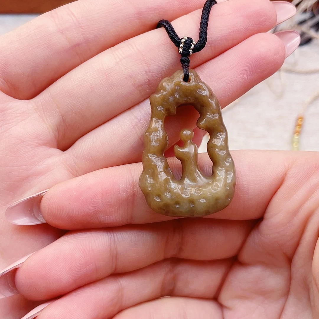 碳****和田玉未镶嵌吊坠(赠链)