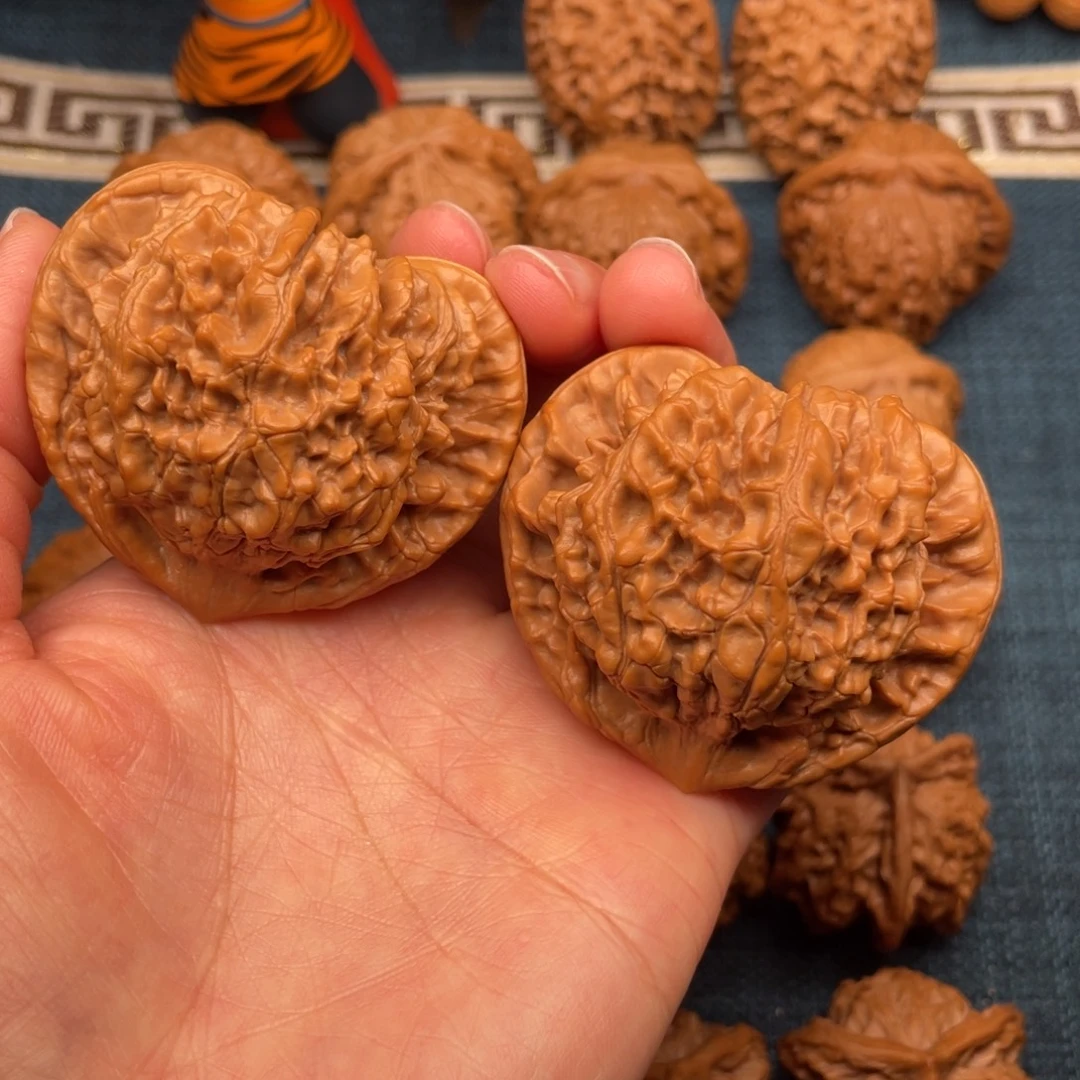 文玩核桃把件53全品毕业桃心官帽