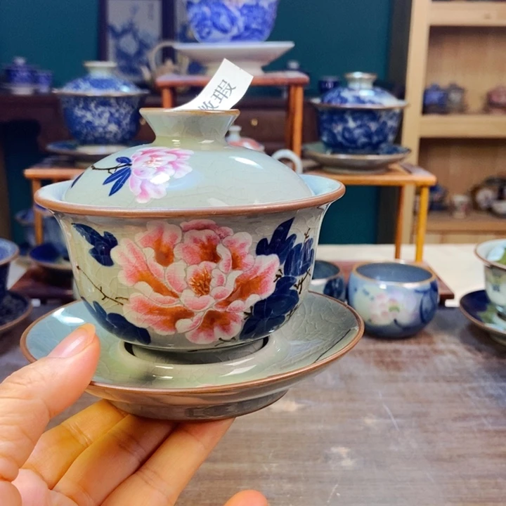 瓷片手工制作工艺精湛等