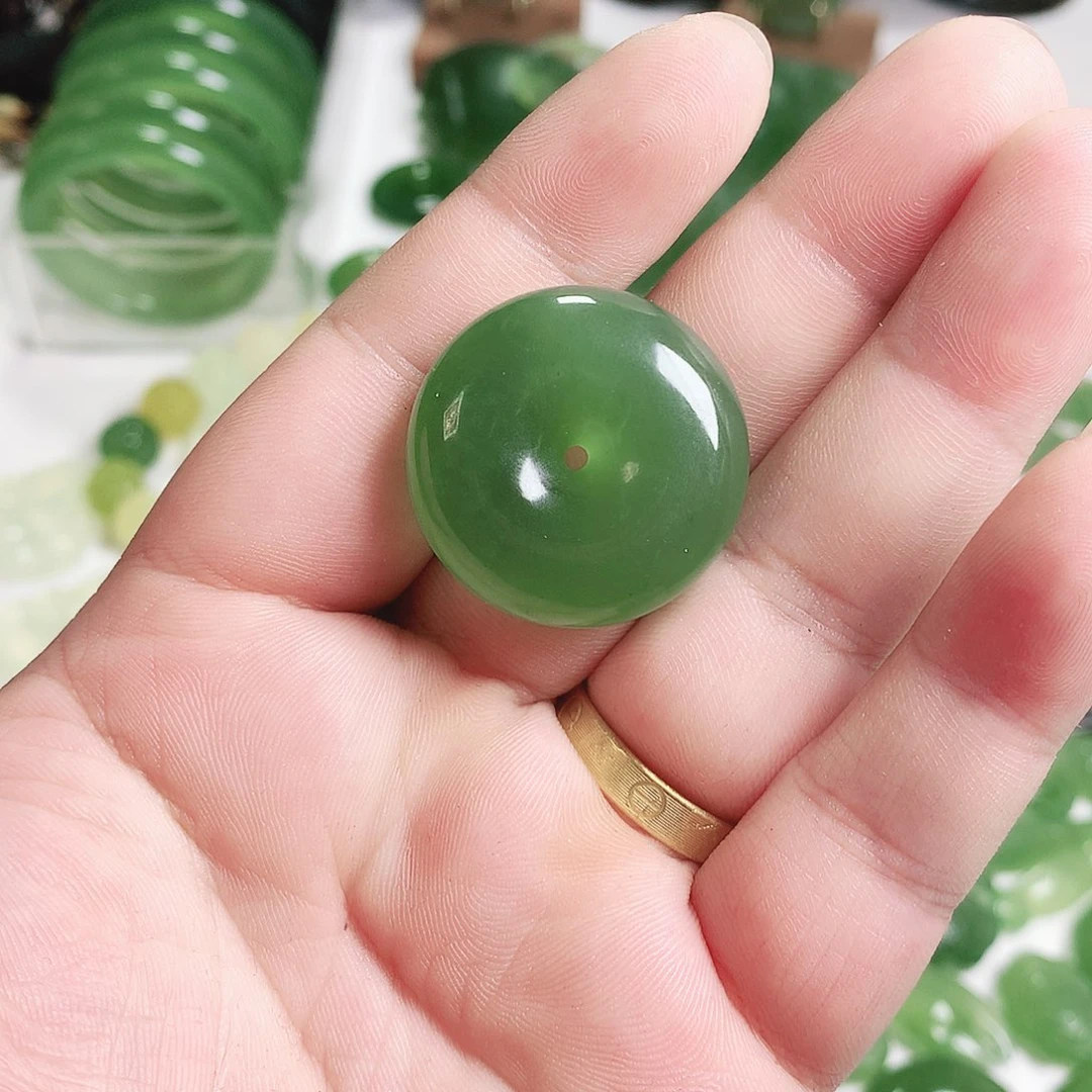 蛇纹石玉未镶嵌挂件