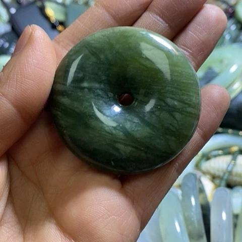 岫玉颈饰未镶嵌挂件