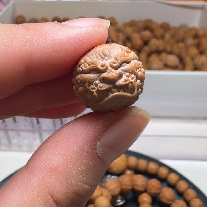 闪***窟手串/手链核桃唐狮