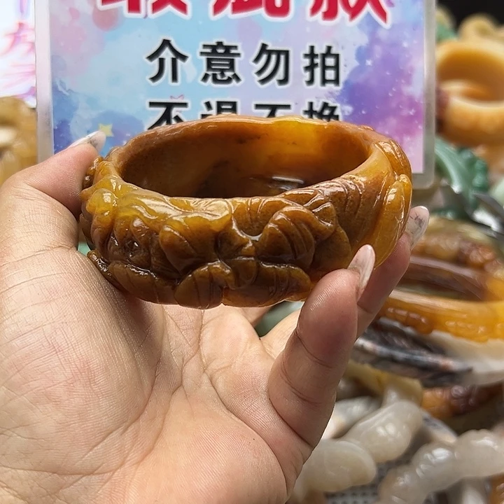 未镶嵌手镯石英岩玉