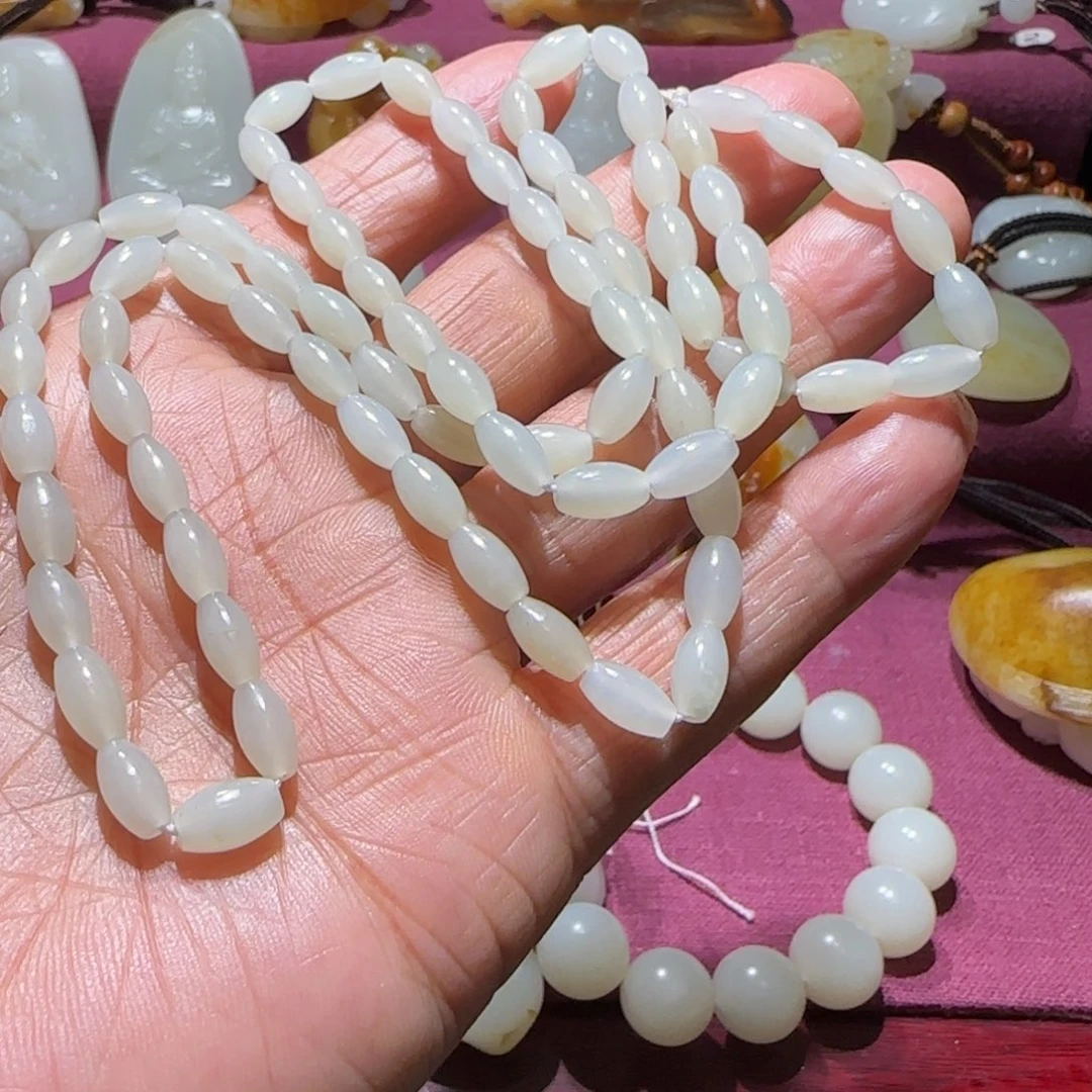 和田玉颈饰未镶嵌