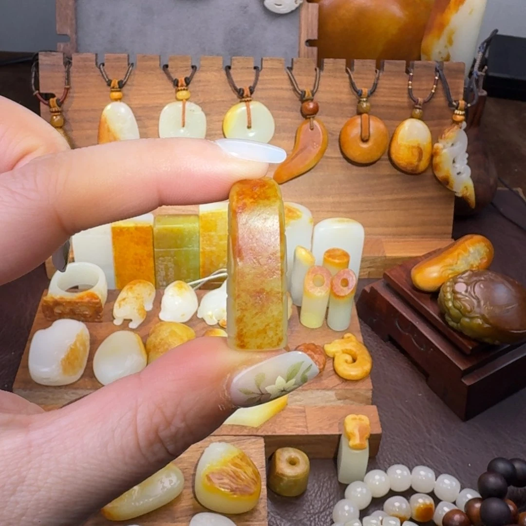 和田玉颈饰未镶嵌