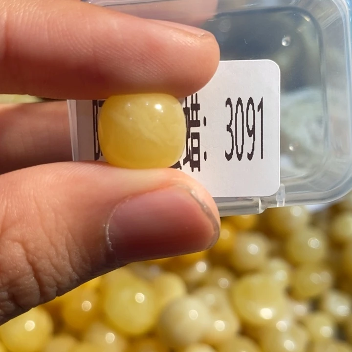 琥珀未镶嵌珠宝奇石3091