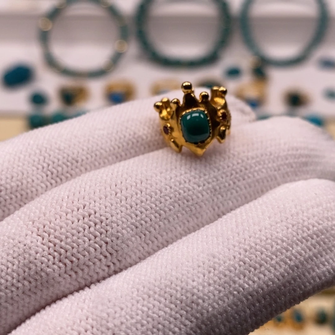 绿松石18K金镶嵌珠宝奇石皇冠