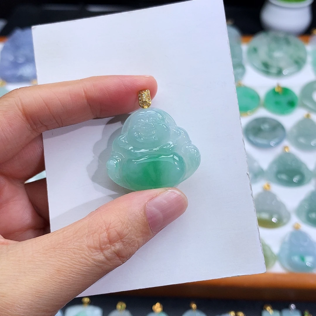 翡翠18K金镶嵌颈饰翡翠吊坠