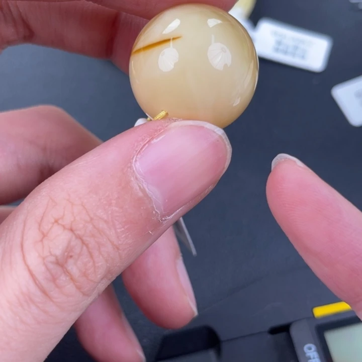 琥珀裸石未镶嵌天然65