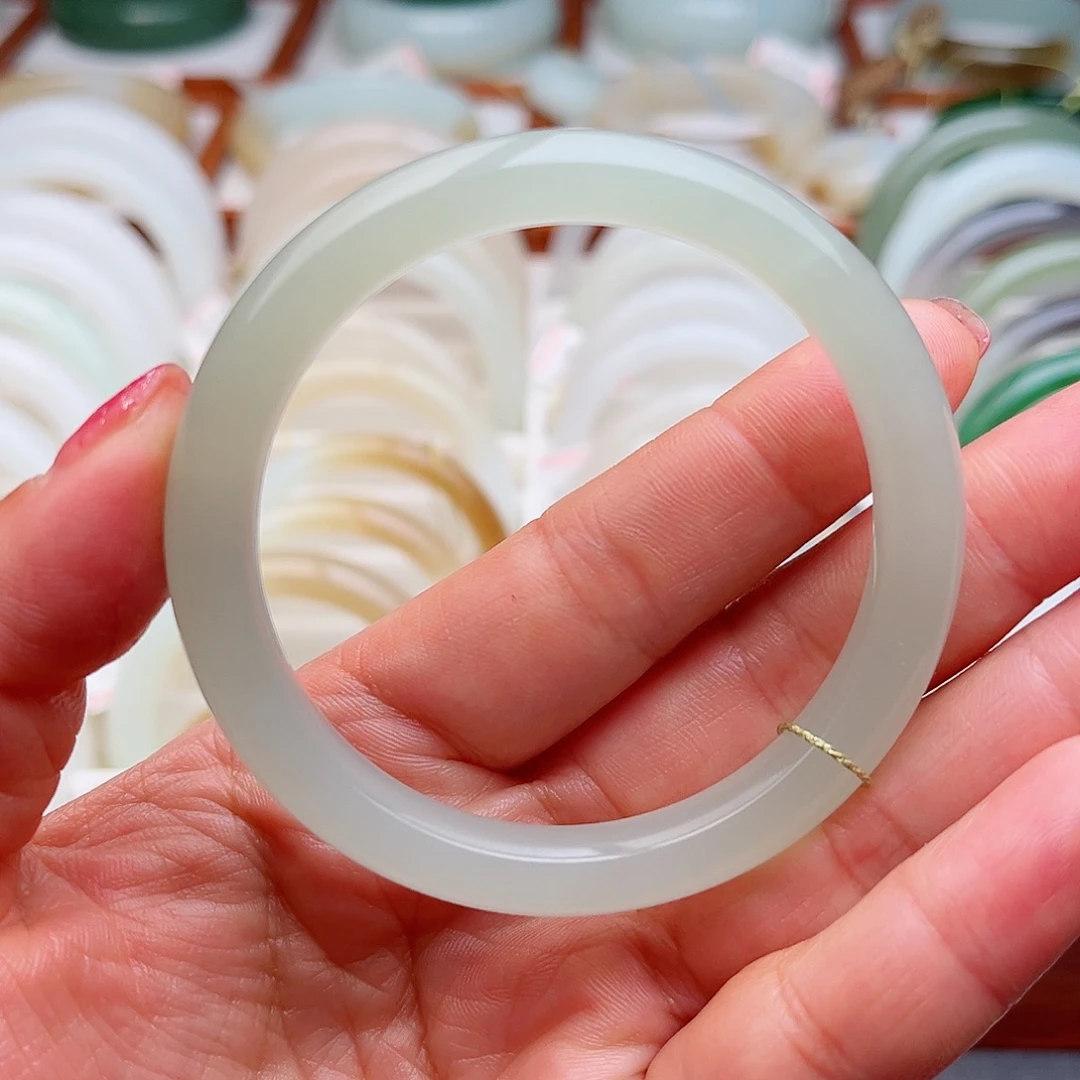 和田玉未镶嵌手镯53