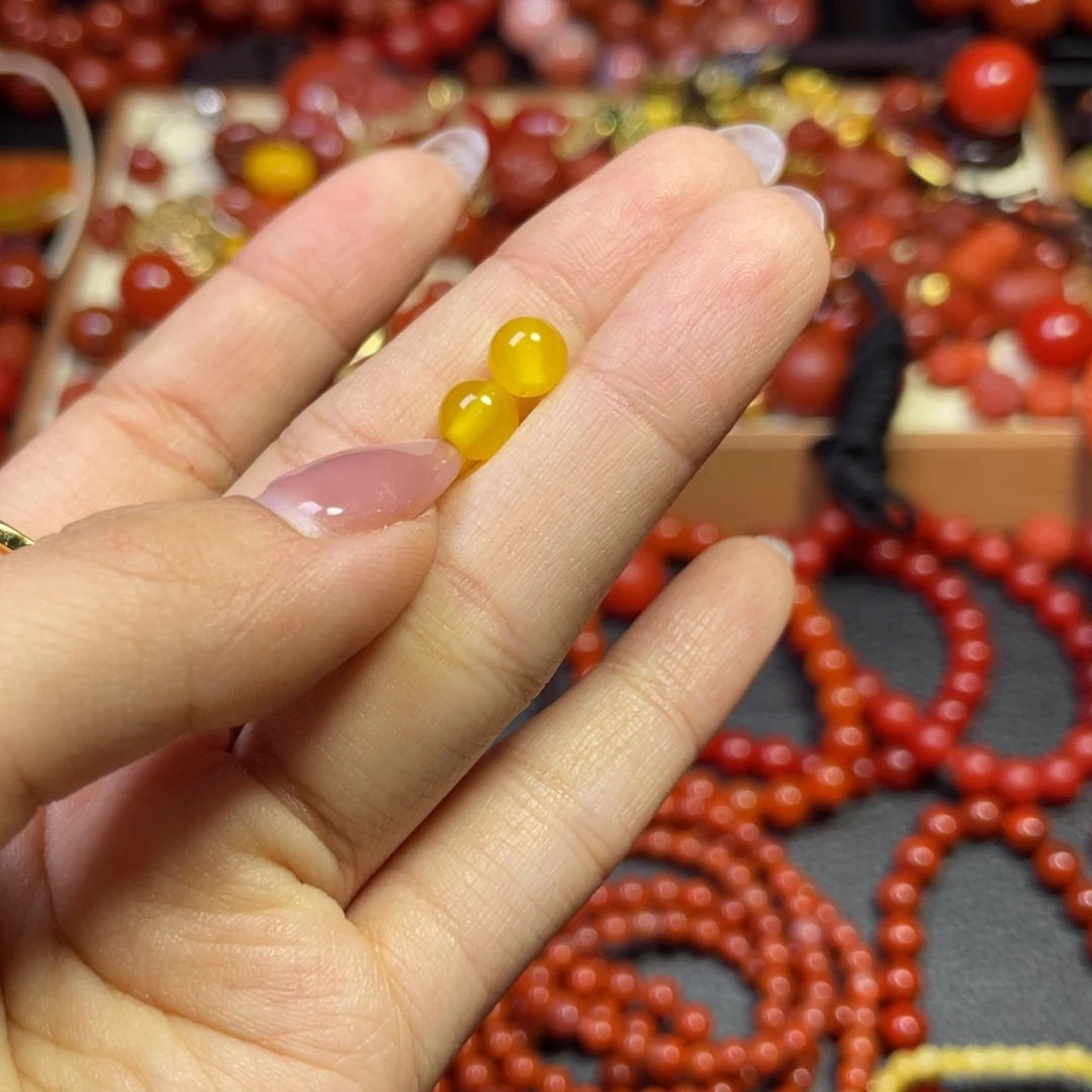 南红玛瑙颈饰合金静***?