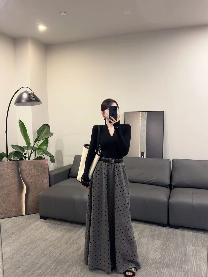 【OS&oneshow】植绒伞裙女秋冬季长袖T恤打底衫时尚韩系套装