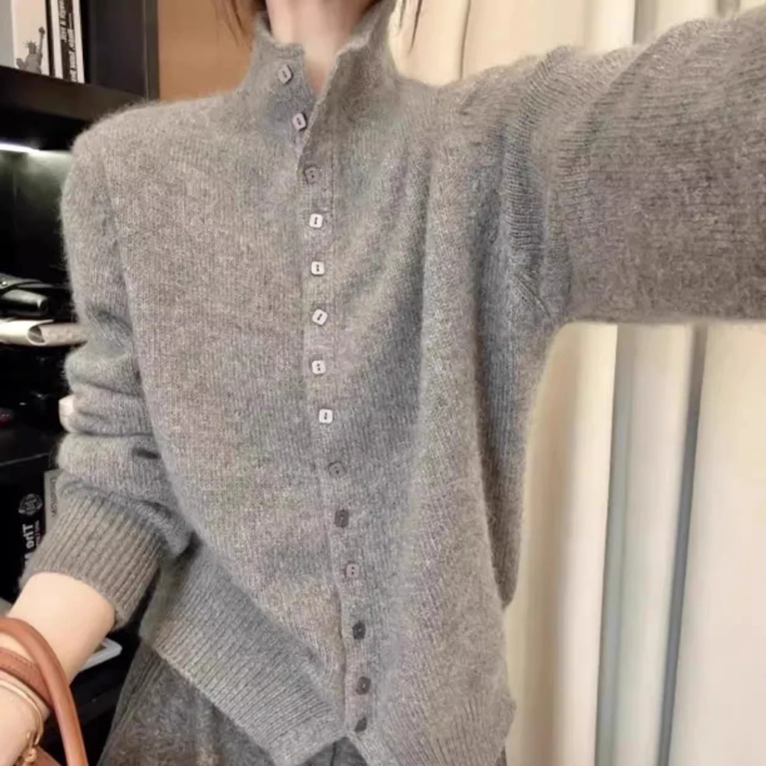 毛衣女高领单排扣2025冬季新款欧货洋气针女女士山咖色羊绒衫