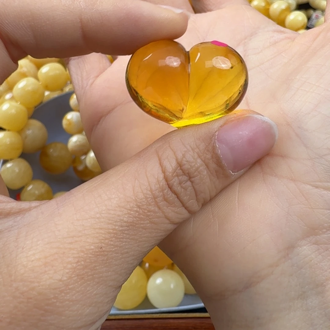 琥珀未镶嵌珠宝奇石