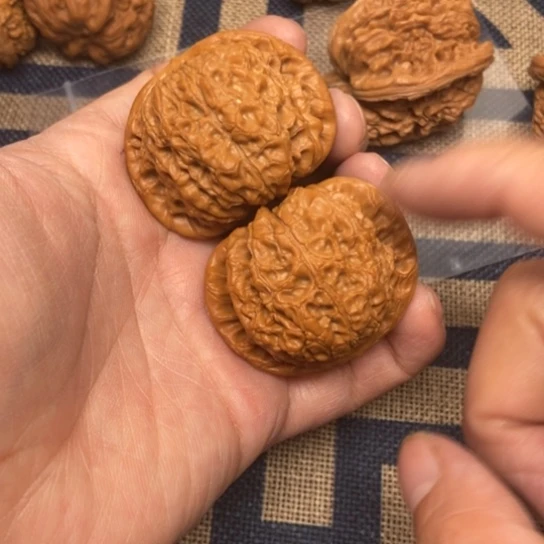 吊坠文玩核桃血麒麟